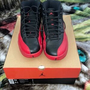 Jordan Men's Black and Red Sneakers